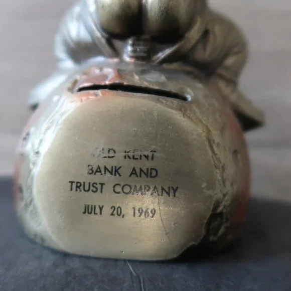Vintage Astronaut Cast Metal Coin Bank "Man Sit and Wave on the Moon" July 1969 - Picture 9 of 12